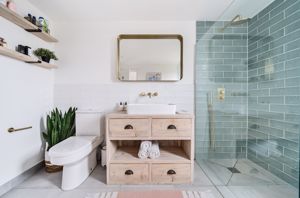 En Suite angle 2- click for photo gallery